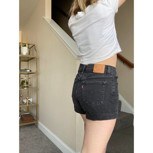 Levis premium denim faded black high rise rolled cuff shorts, size 27 (stretch) - Picture 2 of 9